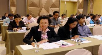 การประชุมเชิงปฏิบัติการเพื่อทบทวนแผนพัฒนากลุ่มจังหวัด (พ.ศ.2557-2560)โดยทีมวิทยากรจาก ม.อ.สุราษฎร์ธานี 