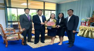 ทีมผู้บริหารใหม่่คณะศิลปศาสตร์และวิทยาการจัดการ เข้าพบรองอธิการบดีฯ ในโอกาสเข้าดำรงตำแหน่งผู้บริหารคณะฯ
