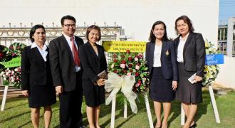 ม.อ.สุราษฎร์ธานี ร่วมวางพวงมาลาเนื่องในวันรพี