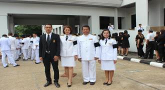 ถวายน้ำสรงพระบรมศพพระบาทสมเด็จพระปรมินทรมหาภูมิพลอดุลยเดช 
