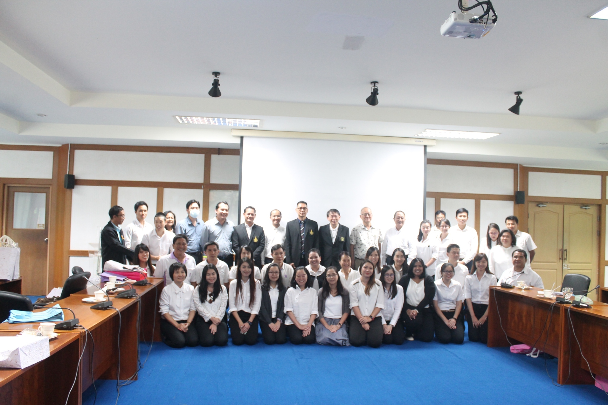 ตอนรับคณะผู้บริหารและบุคลากรคณะเศรษฐศาสตร์ มหาวิทยาลัยเชียงใหม่ ที่มาศึกษาดูงาน