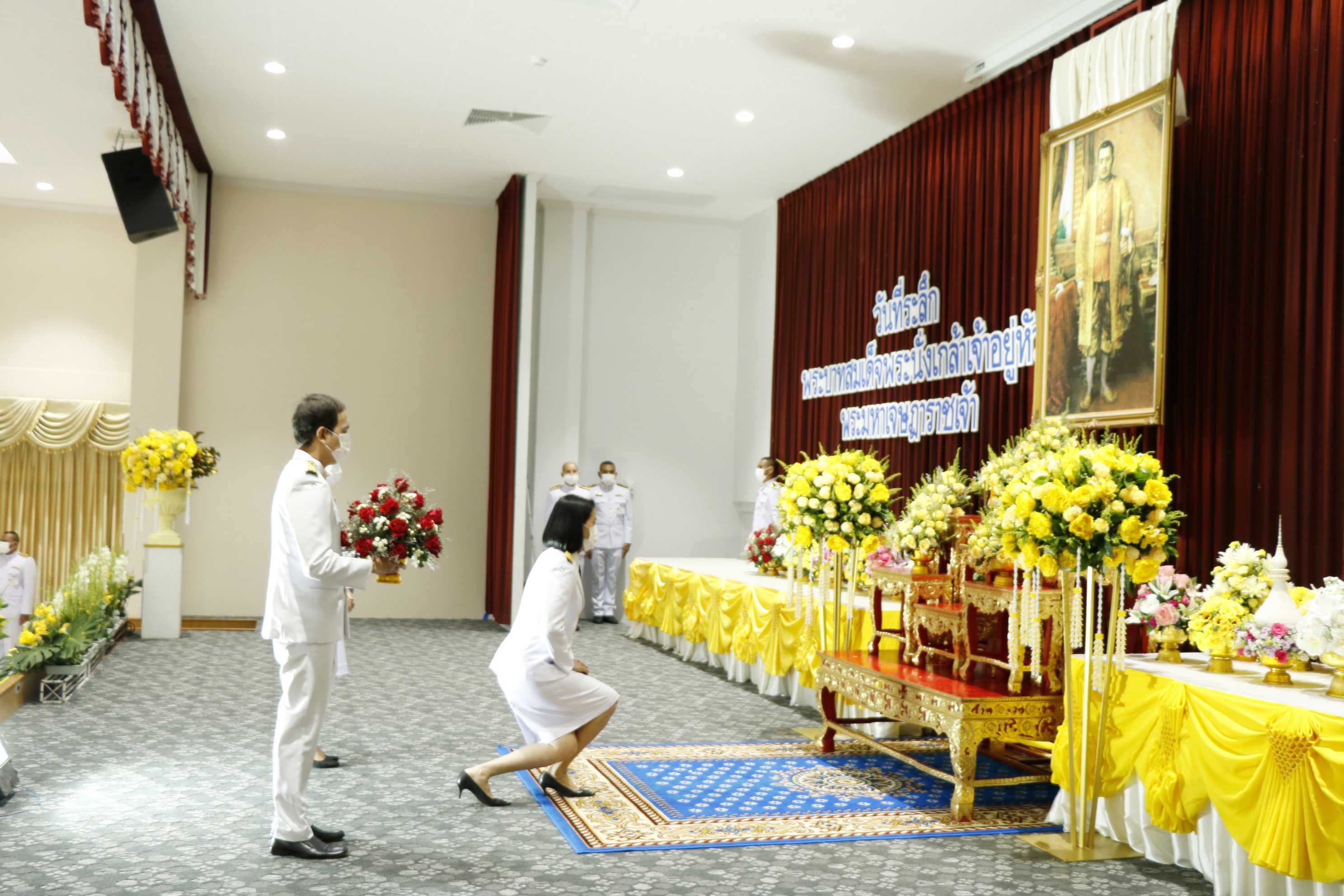 พิธีถวายราชสักการะวางพานพุ่มดอกไม้ในวันที่ระลึกพระบาทสมเด็จพระนั่งเกล้าเจ้าอยู่หัว พระมหาเจษฎาราชเจ้า