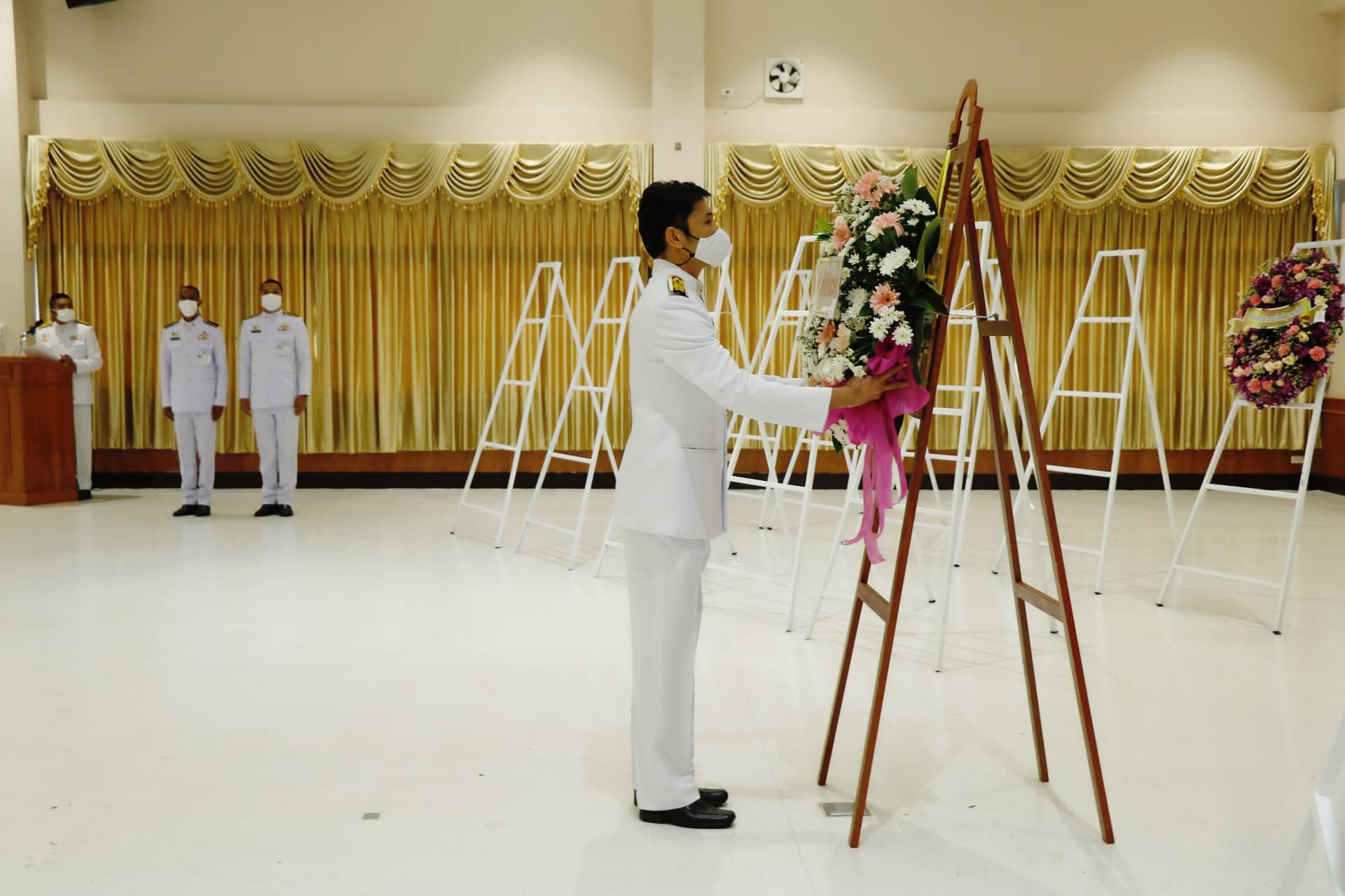 พิธีวางพวงมาลาถวายราชสักการะ เนื่องในวันคล้ายวันสวรรคตของสมเด็จพระนเรศวรมหาราช