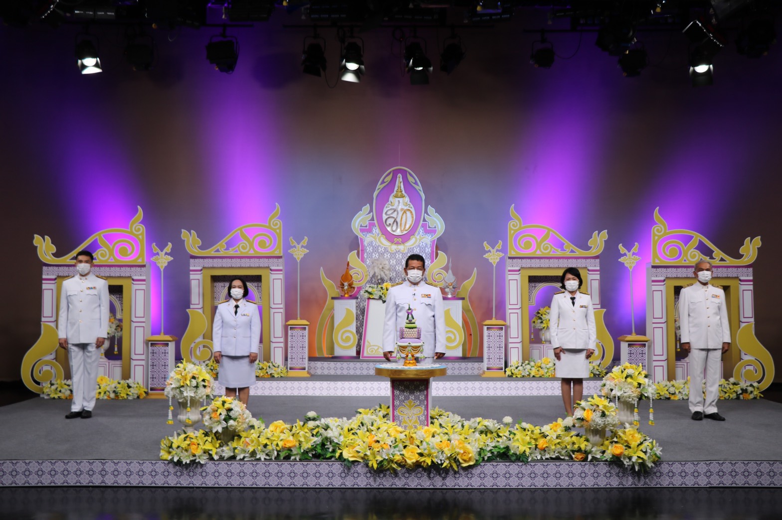 ผู้บริหารเข้าร่วมบันทึกเทปโทรทัศน์ถวายพระพรชัยมงคลแด่สมเด็จพระนางเจ้าสุทิดา พัชรสุธาพิมลลักษณ พระบรมราชินี